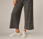 Wide Leg Tie Belt Stretch Pant In Black Ripple Stripe 4