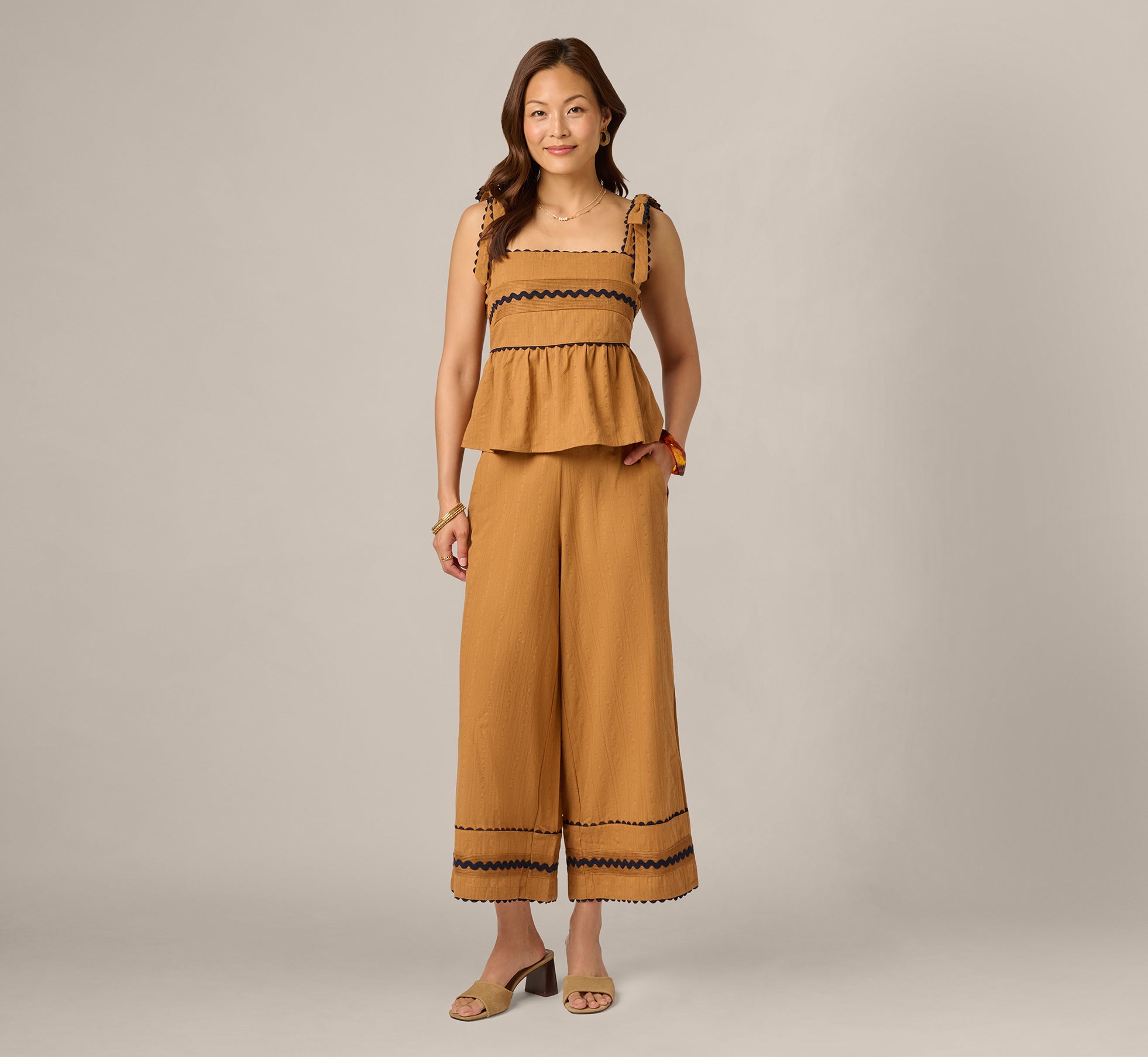 Scalloped Trim Cropped Cotton Pant In Camel Blue Moon 1