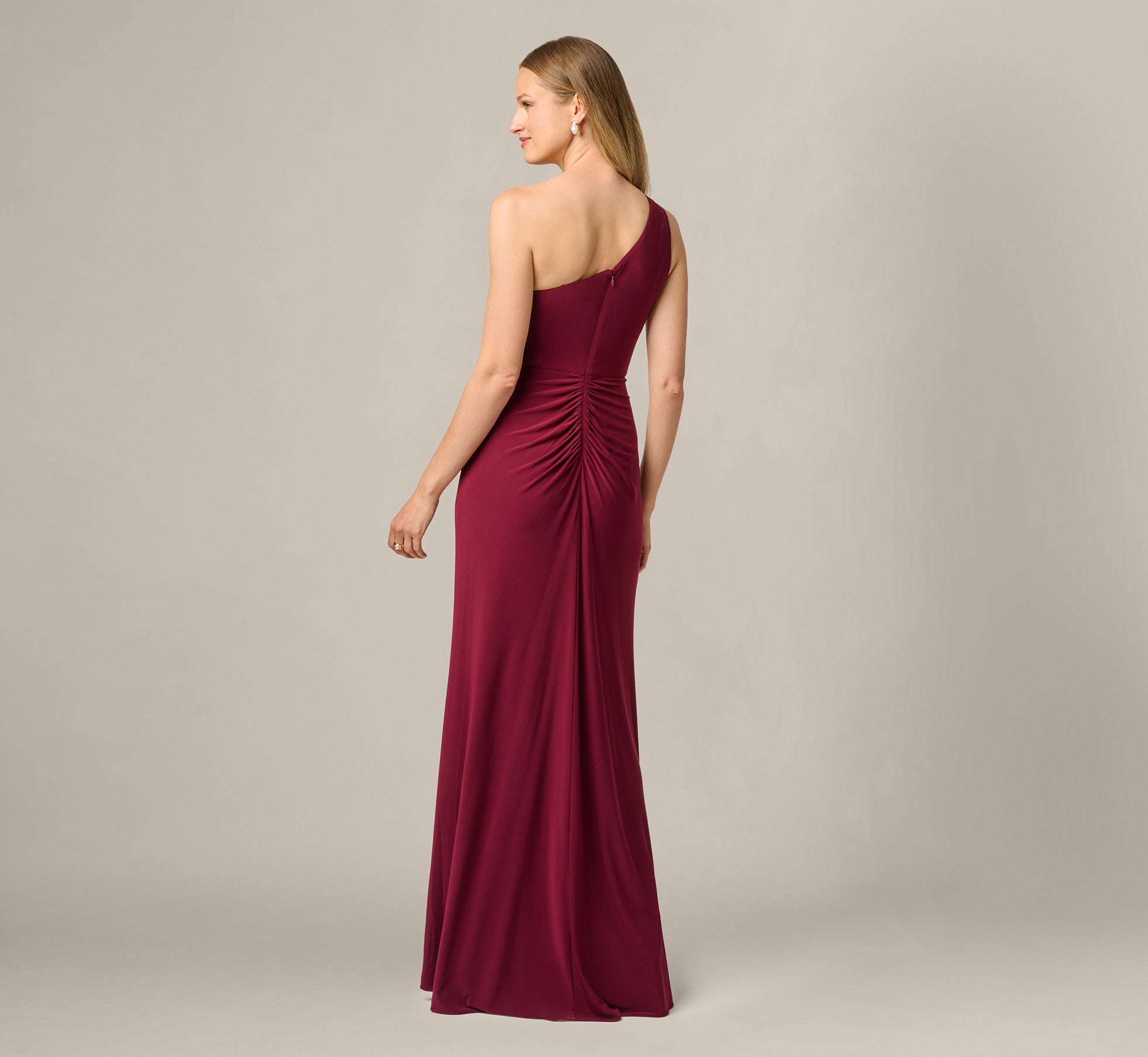 maroon one shoulder dress Zapaka Women Ruffled Burgundy Gala Dress One Shoulder Tight Ruched Satin Knee Length Red Carpet Dress with Side Zipper, Burgundy / US16