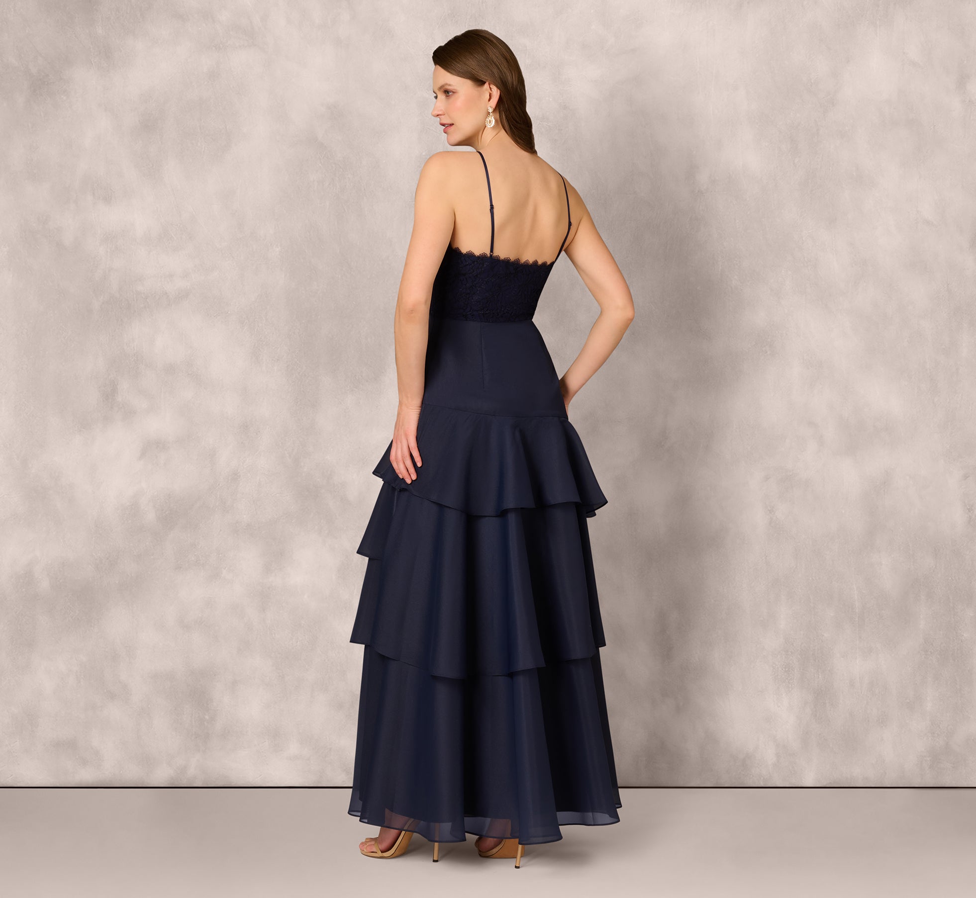 MD1E209518_AA412_Regular_Back.