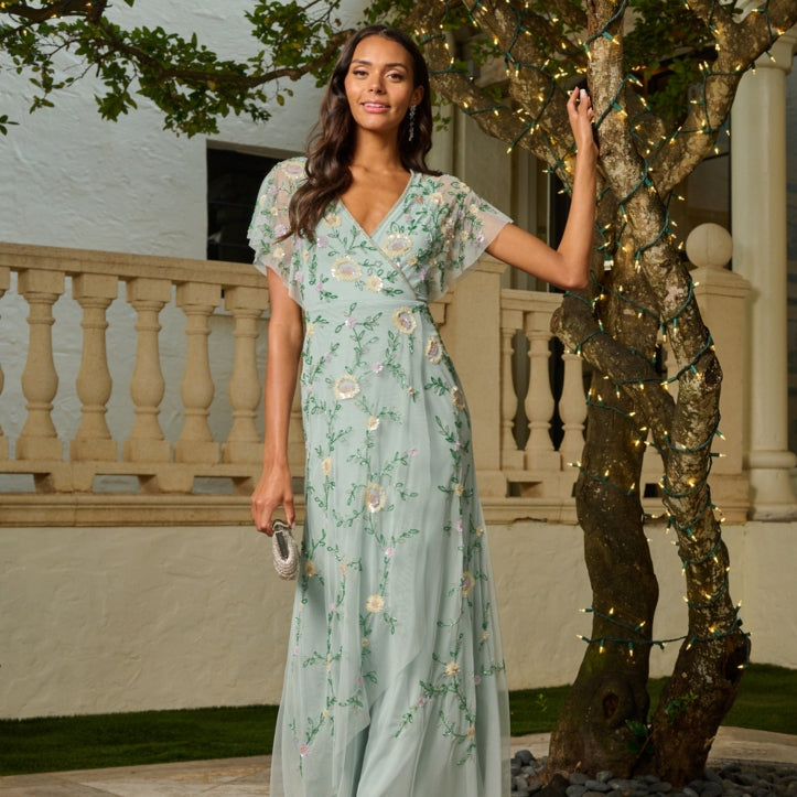 Stunning Beach Engagement Dresses for Your Special Day - Adrianna Papell Stunning Beach Engagement Dresses for Your Special Day - Adrianna Papell