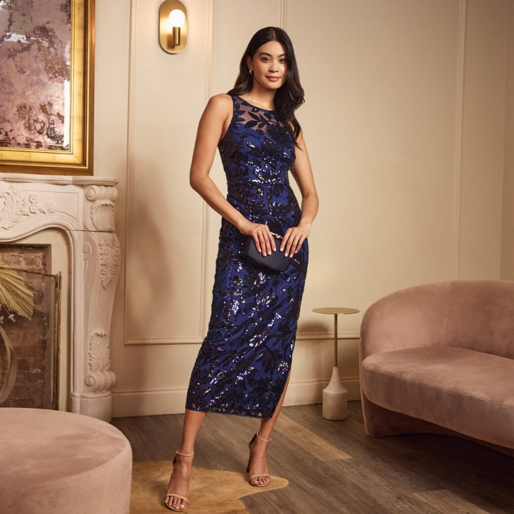 Column Dress Guide: How to Wear This Sleek & Chic Style - Adrianna Papell Column Dress Guide: How to Wear This Sleek & Chic Style - Adrianna Papell