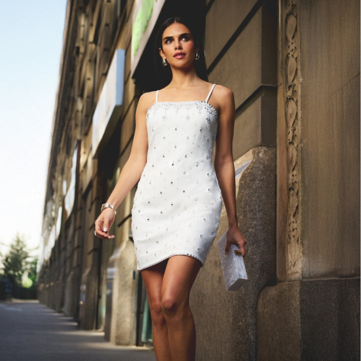 What to Wear for Your Elopement: Elope Dress Ideas - Adrianna Papell What to Wear for Your Elopement: Elope Dress Ideas - Adrianna Papell