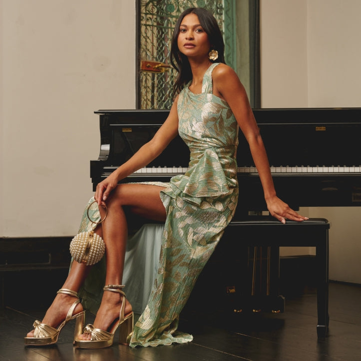 Sage Green Bridesmaid Dresses: The Ultimate Guide - Adrianna Papell Sage Green Bridesmaid Dresses: The Ultimate Guide - Adrianna Papell