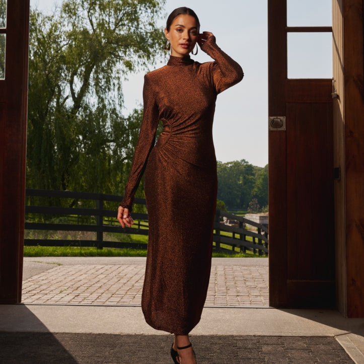 Winter Party Outfit Ideas for a Warm Look - Adrianna Papell Winter Party Outfit Ideas for a Warm Look - Adrianna Papell