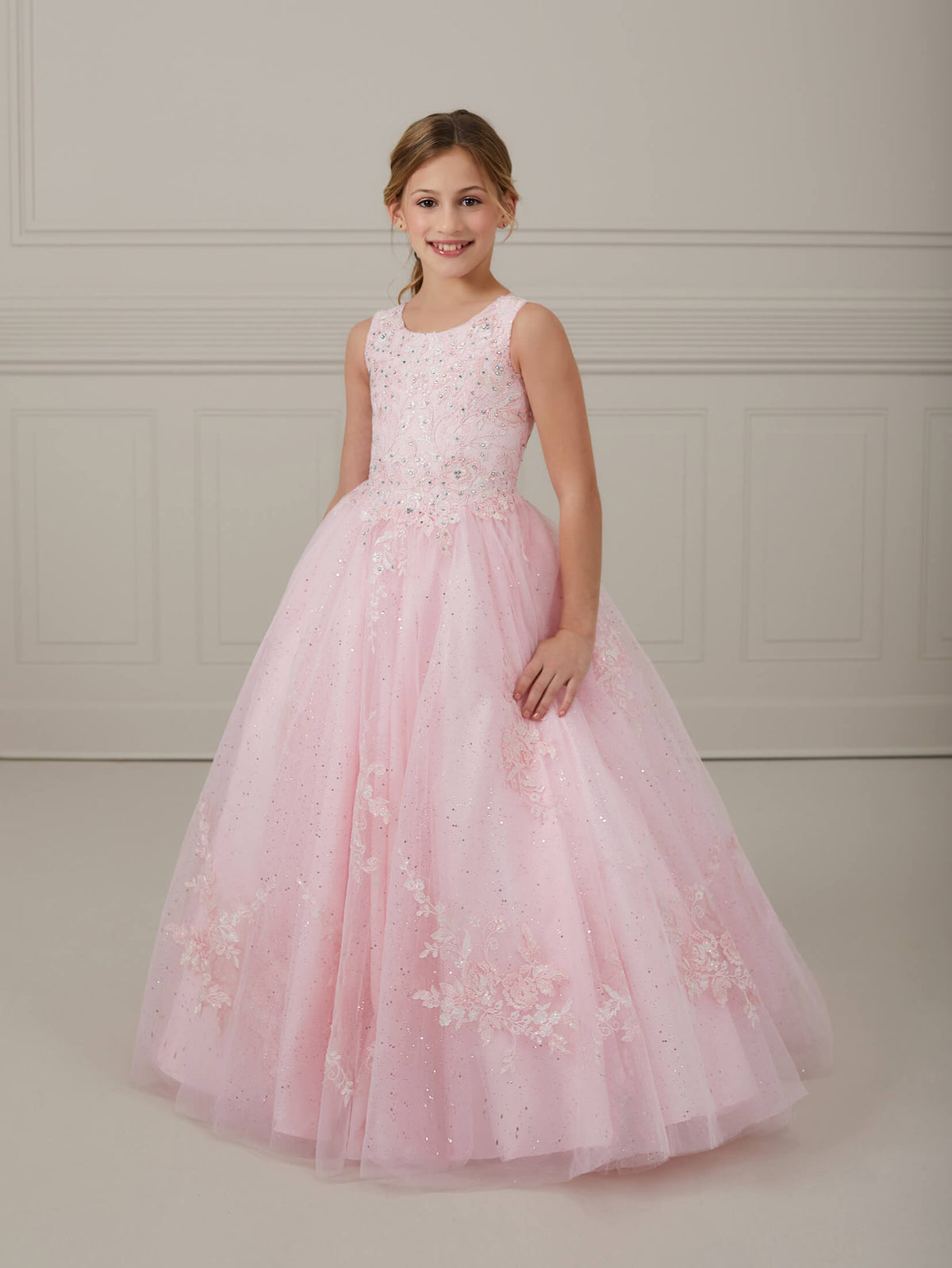 Sleeveless Lace and Tulle Scoop Neck A-Line Gown